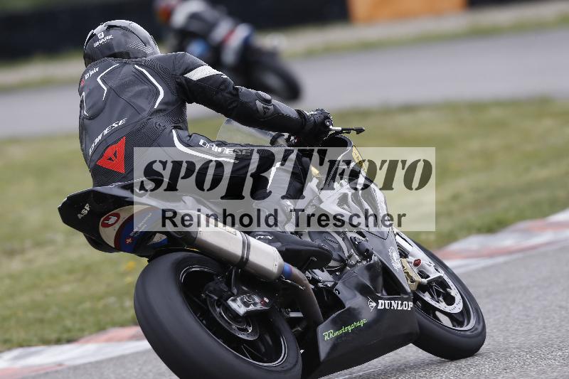 /Archiv-2025/06 18.04.2025 Speer Racing ADR/Gruppe gelb/backside